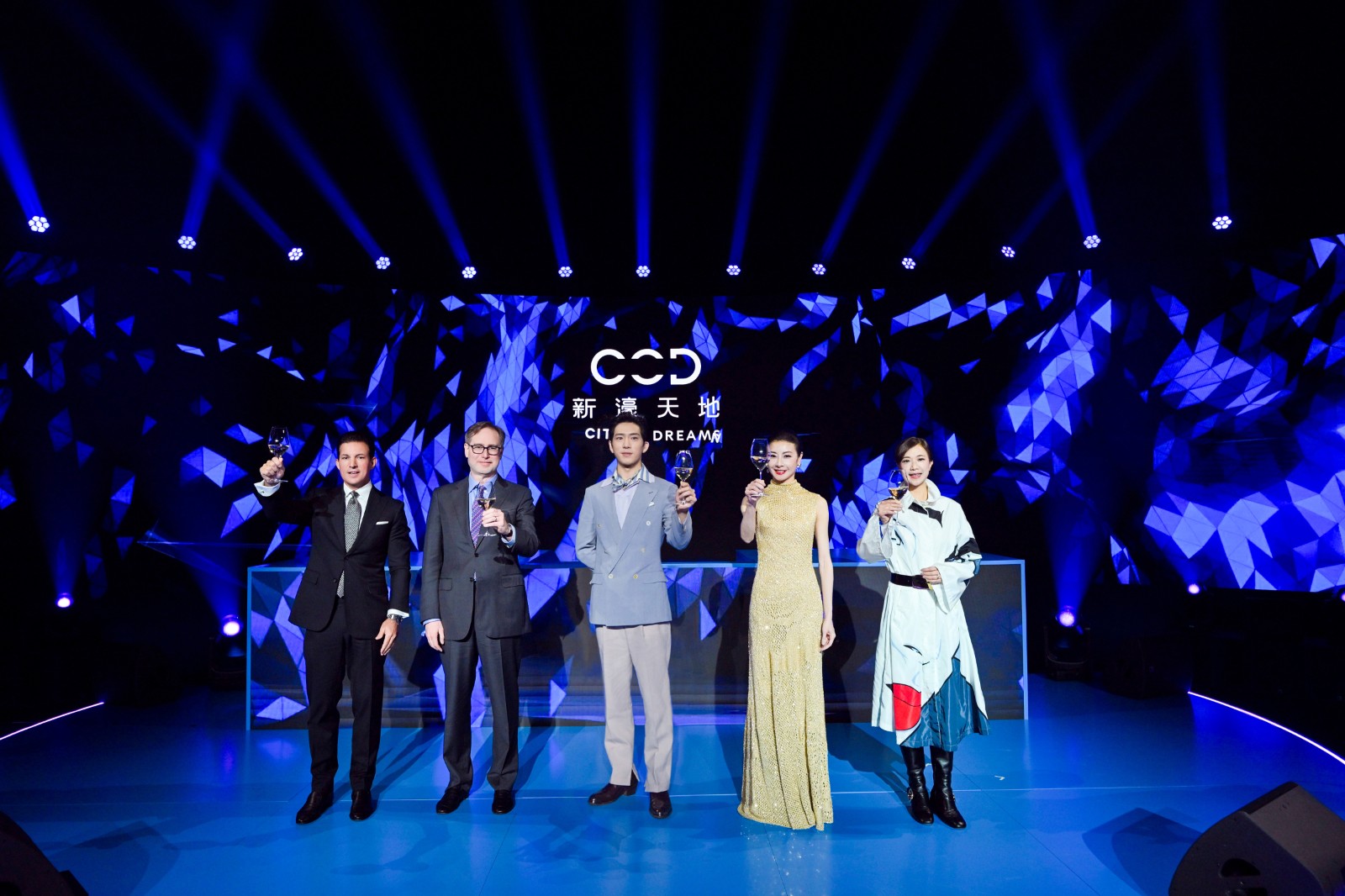 20260320141101416815.jpg 嘉宾举杯共庆新濠天地品牌新章启幕.jpg